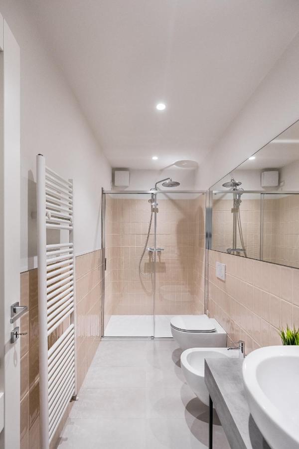 Il Lago Apartments By Wonderful Italy 살로 외부 사진